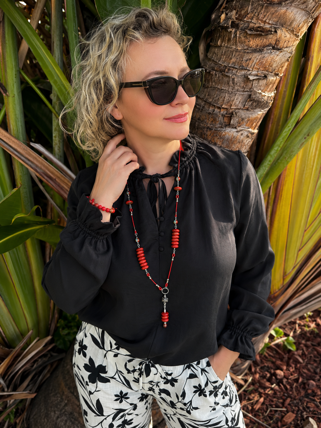 Sun Trail Coral necklace
