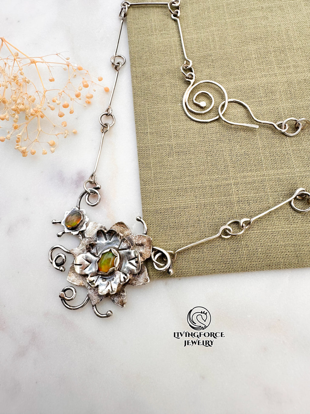 Bloomfire opal Necklace