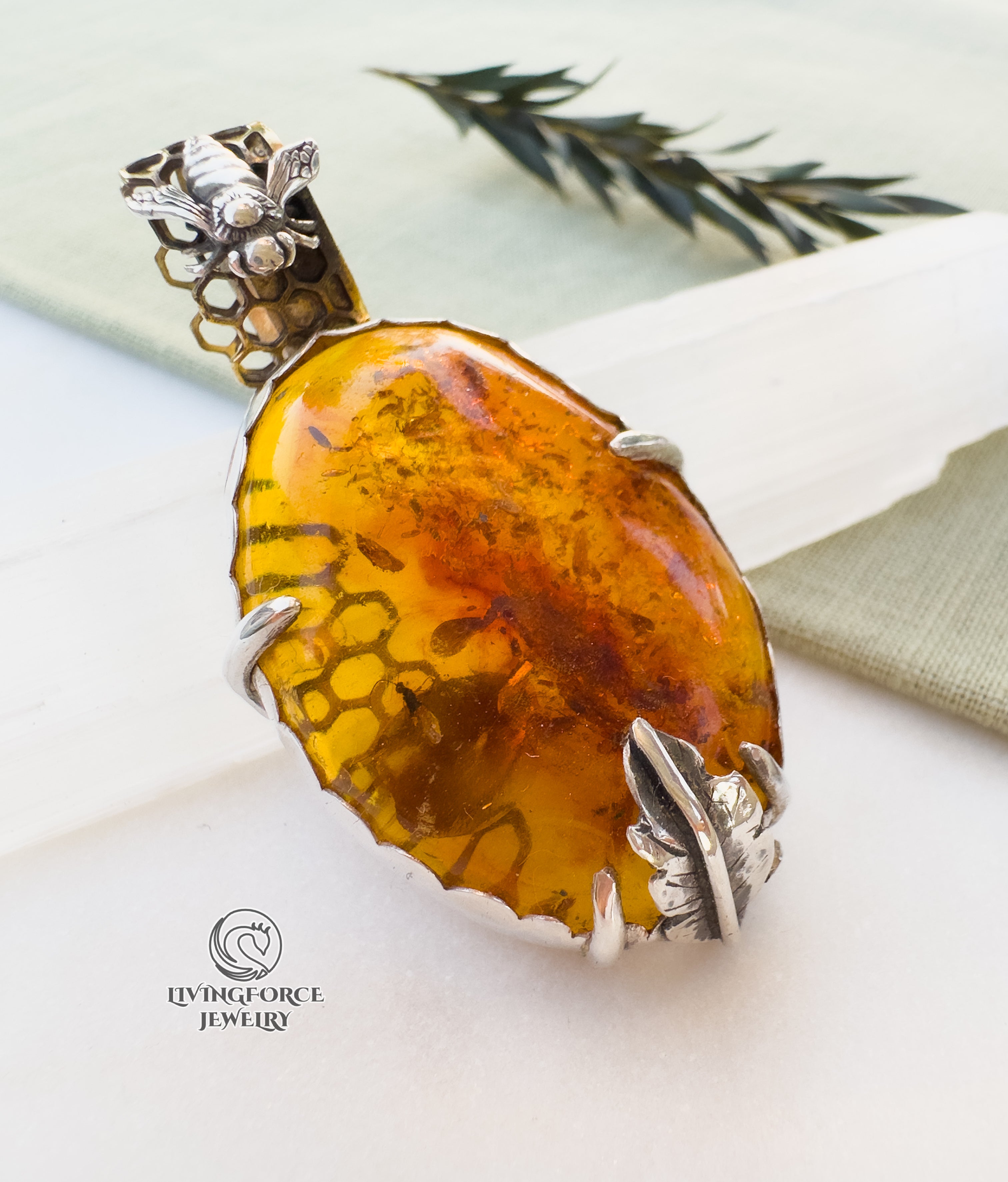 Apis Aureus Talisman, Amber pendant