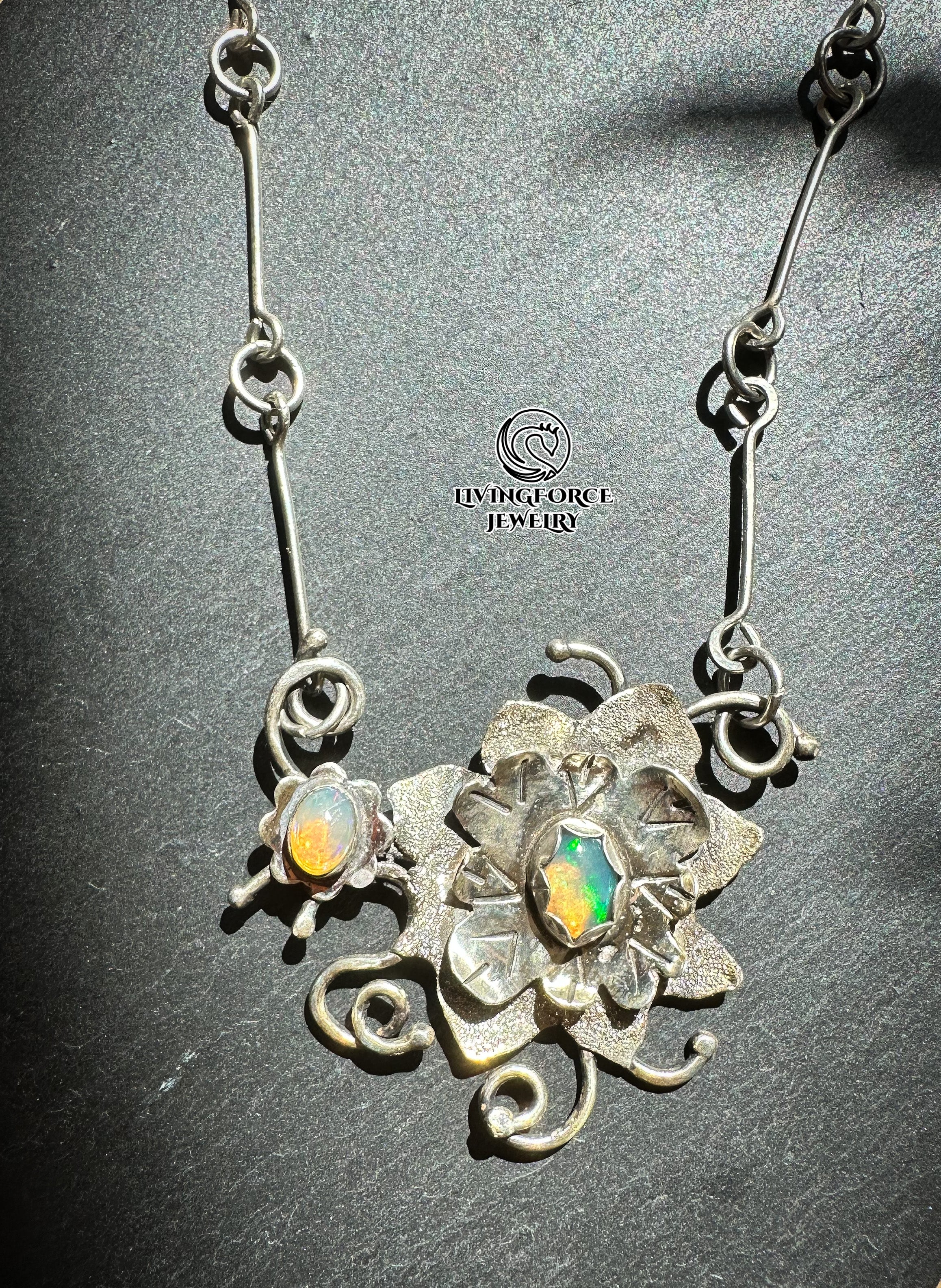 Bloomfire opal Necklace