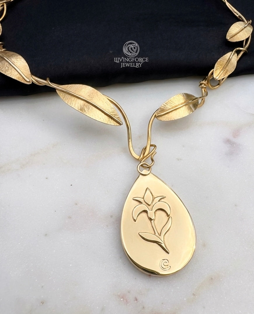 Laurel of Victory

Statement Torc Necklace