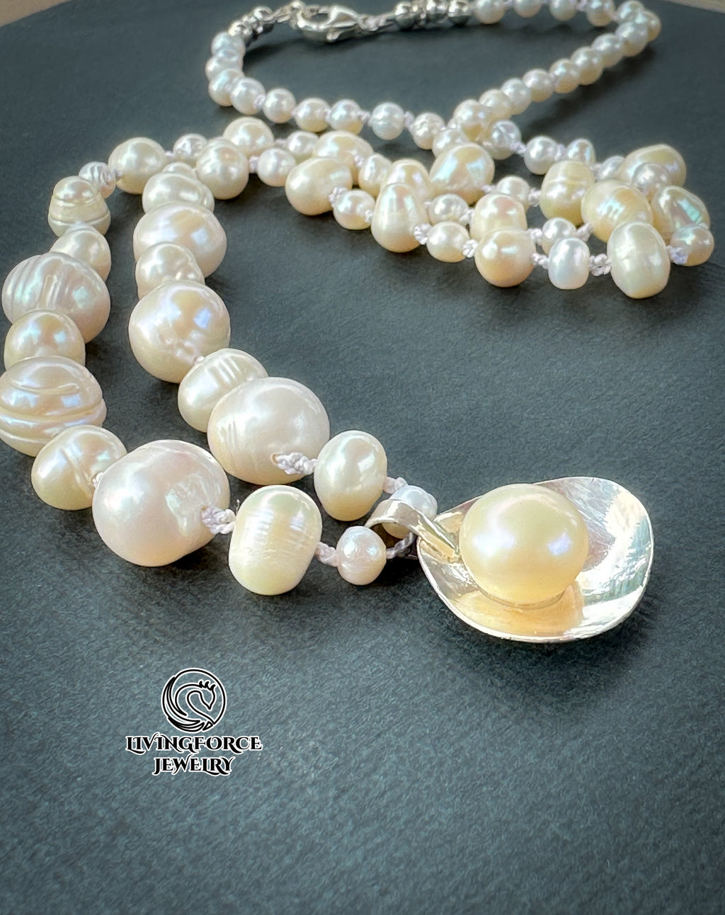 Haven - Pearl Necklace and earrings set