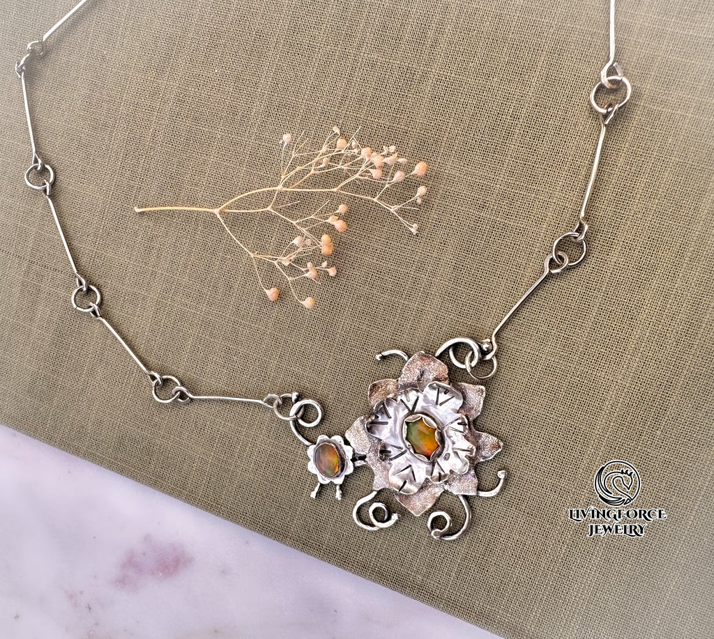Bloomfire opal Necklace