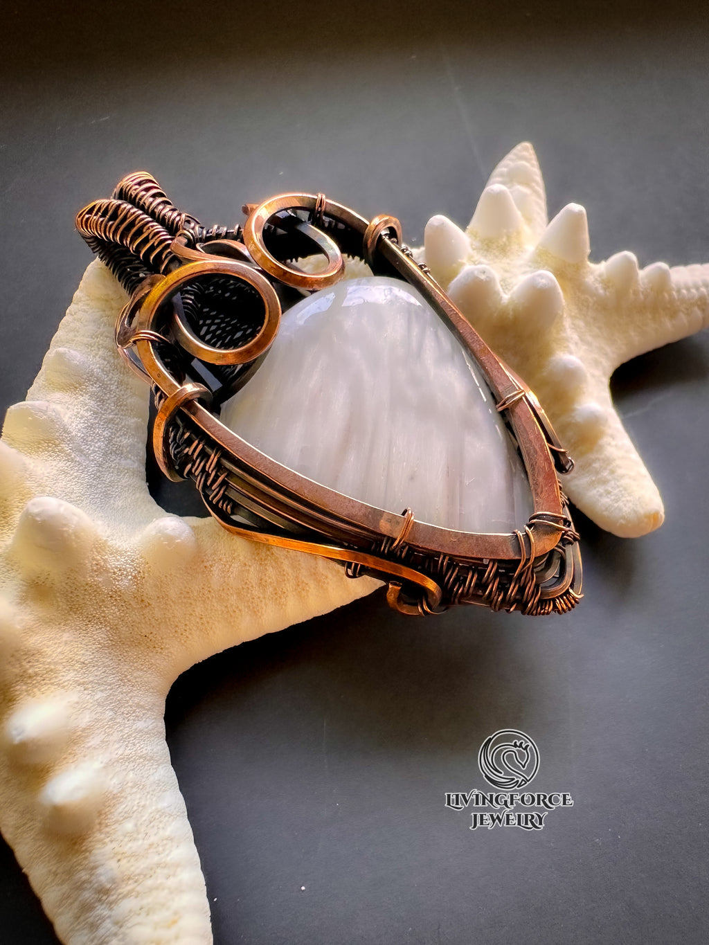 Dayaa Talisman, Scolesite in Copper