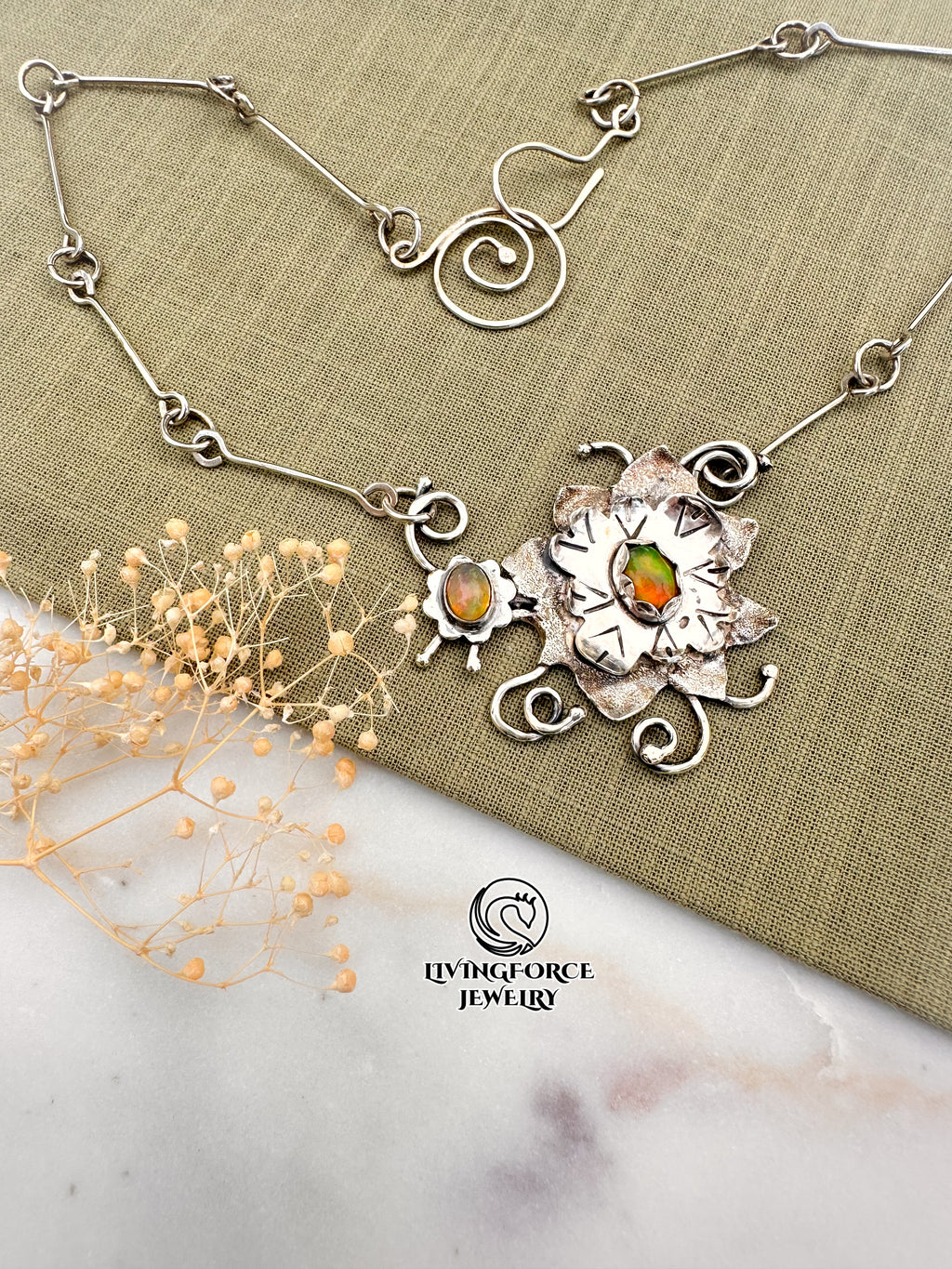Bloomfire opal Necklace