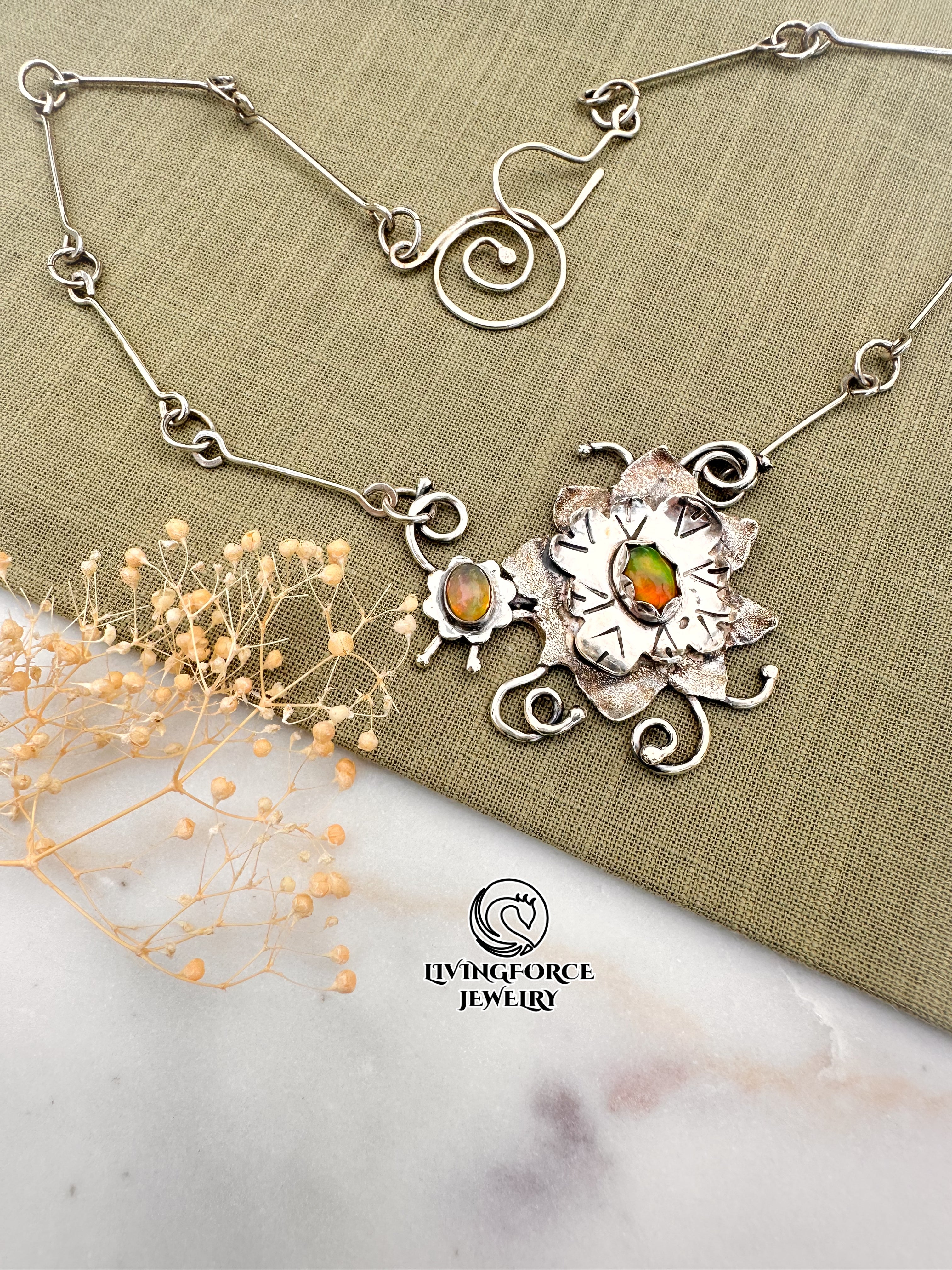 Bloomfire opal Necklace